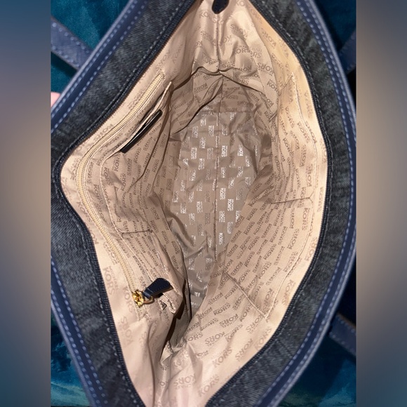 NWT Michael Kors Kempton Dark Denim tote bag - Picture 10 of 15